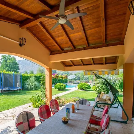 Queen's Garden Villa Mostar