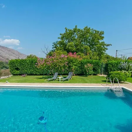 Queen's Garden Mostar