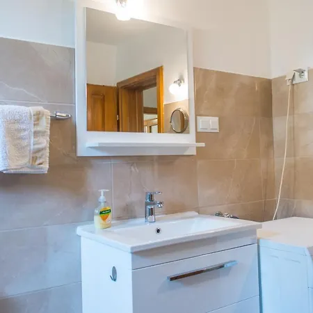 Queen's Garden Villa Mostar